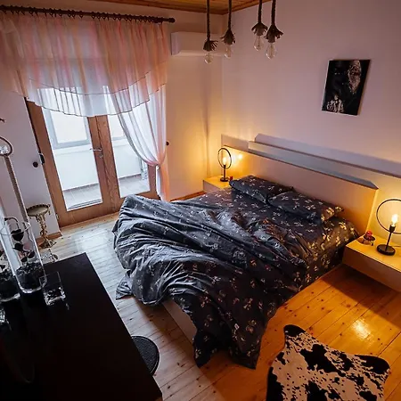 Oli's Apartment